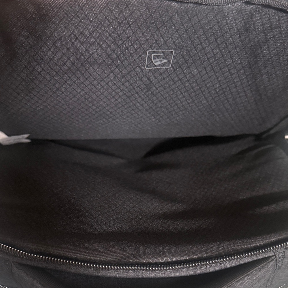 Like New - Samsonite Charcoal Gray Men's Backpack - Picture 7 of 7